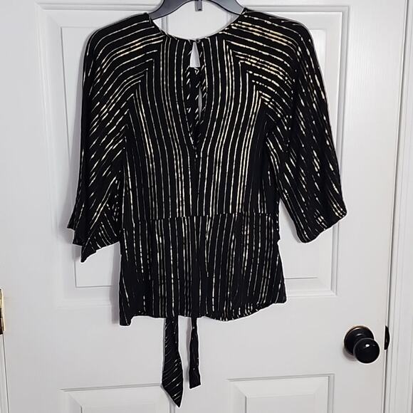 Express Black/Gold Blouse, Tie Front, Keyhole Opening, Medium - Picture 7 of 8